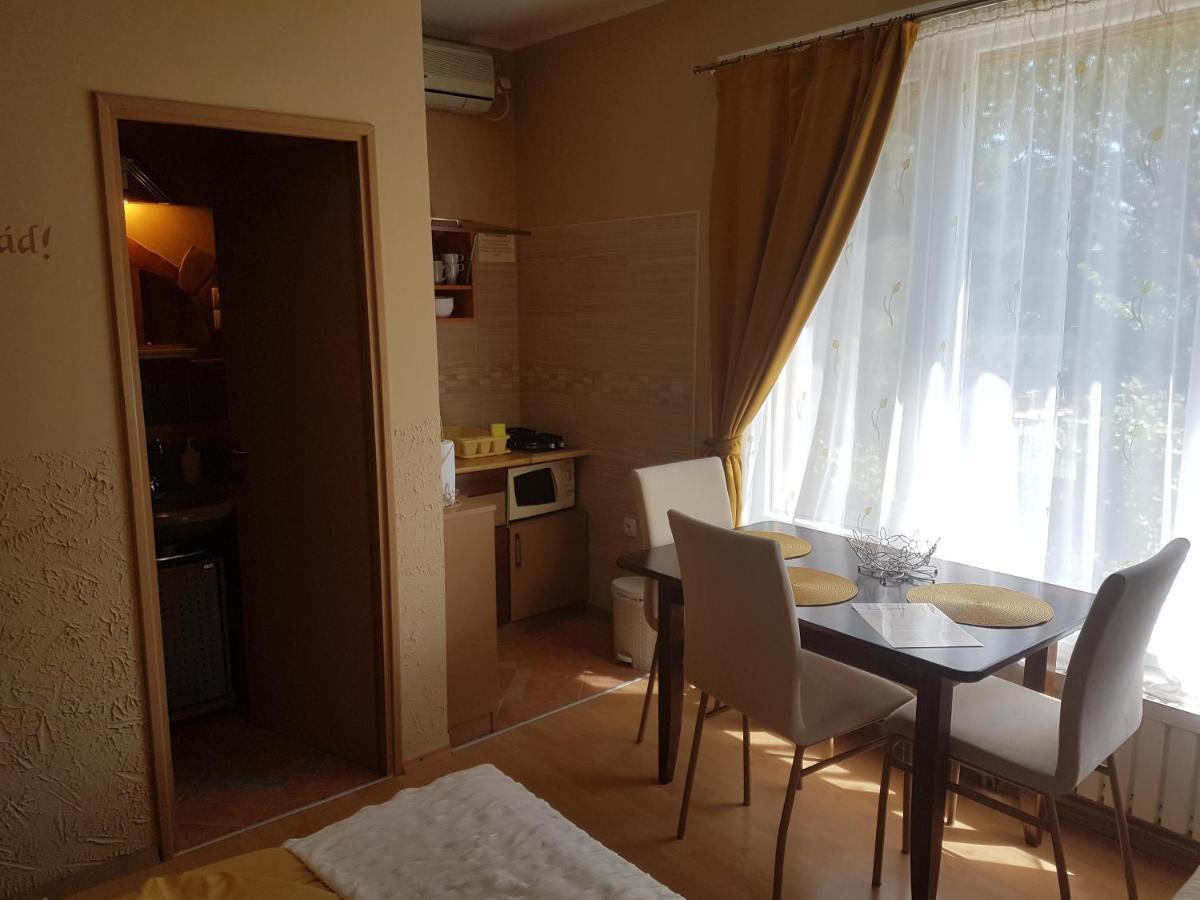 Rozsa Apartman Alsoors Exterior photo