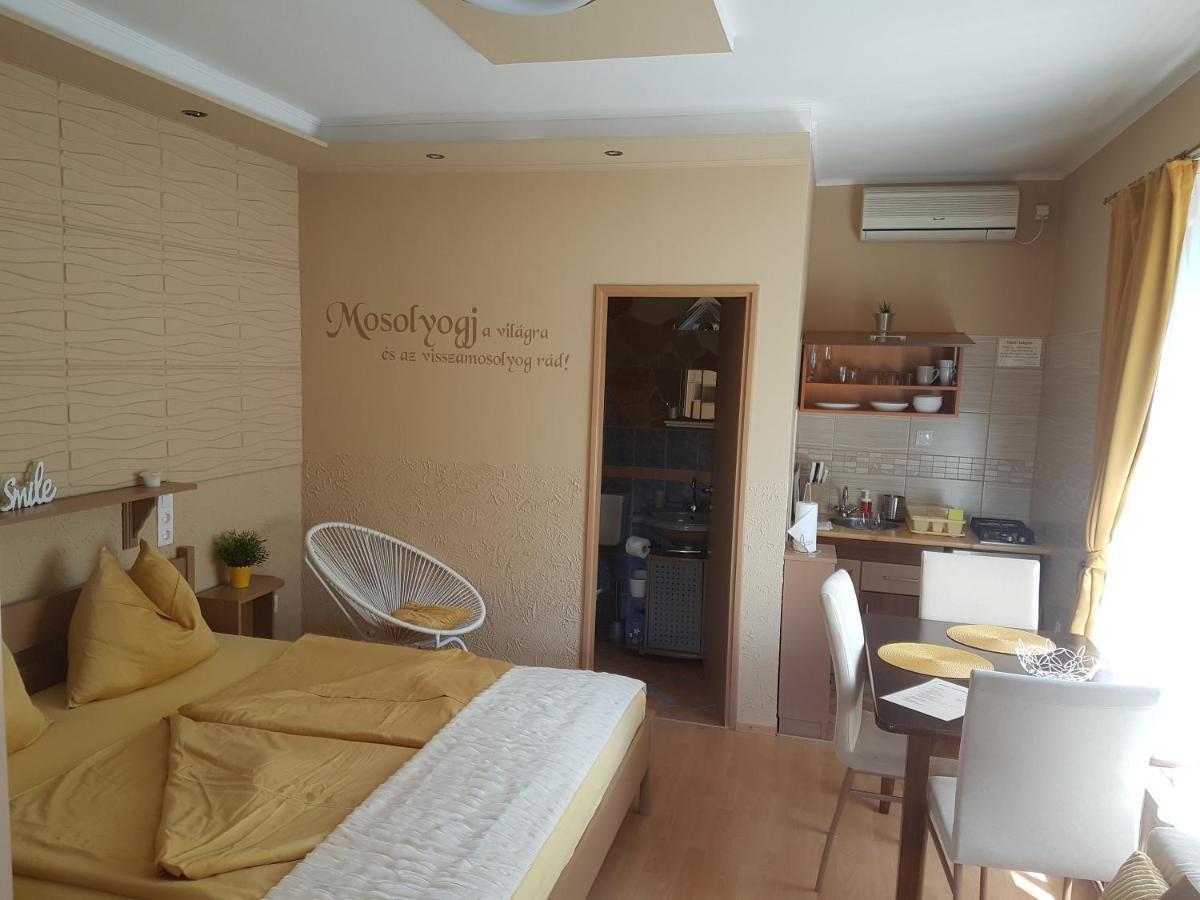 Rozsa Apartman Alsoors Exterior photo