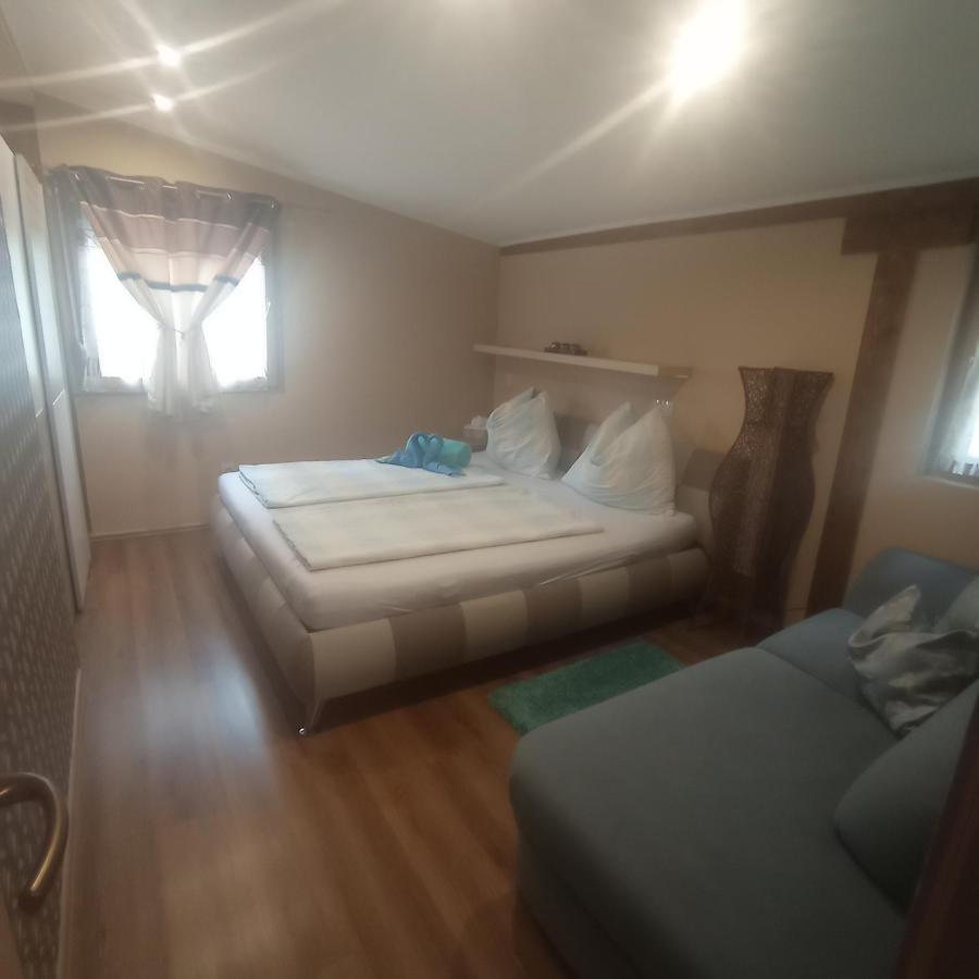 Rozsa Apartman Alsoors Exterior photo
